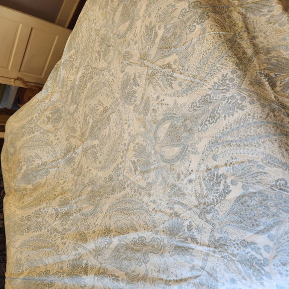 Paisley Duvet Cover in Blue and Cream - Picture 2 of 4